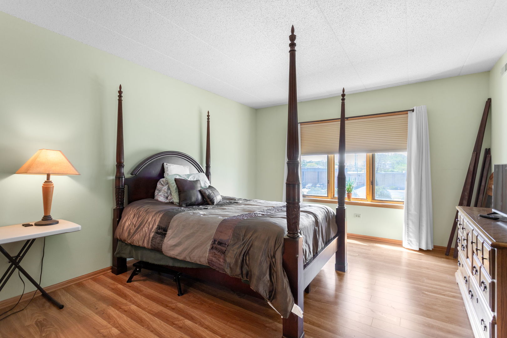 10720 S Washington Street #205, Oak Lawn, IL 60453