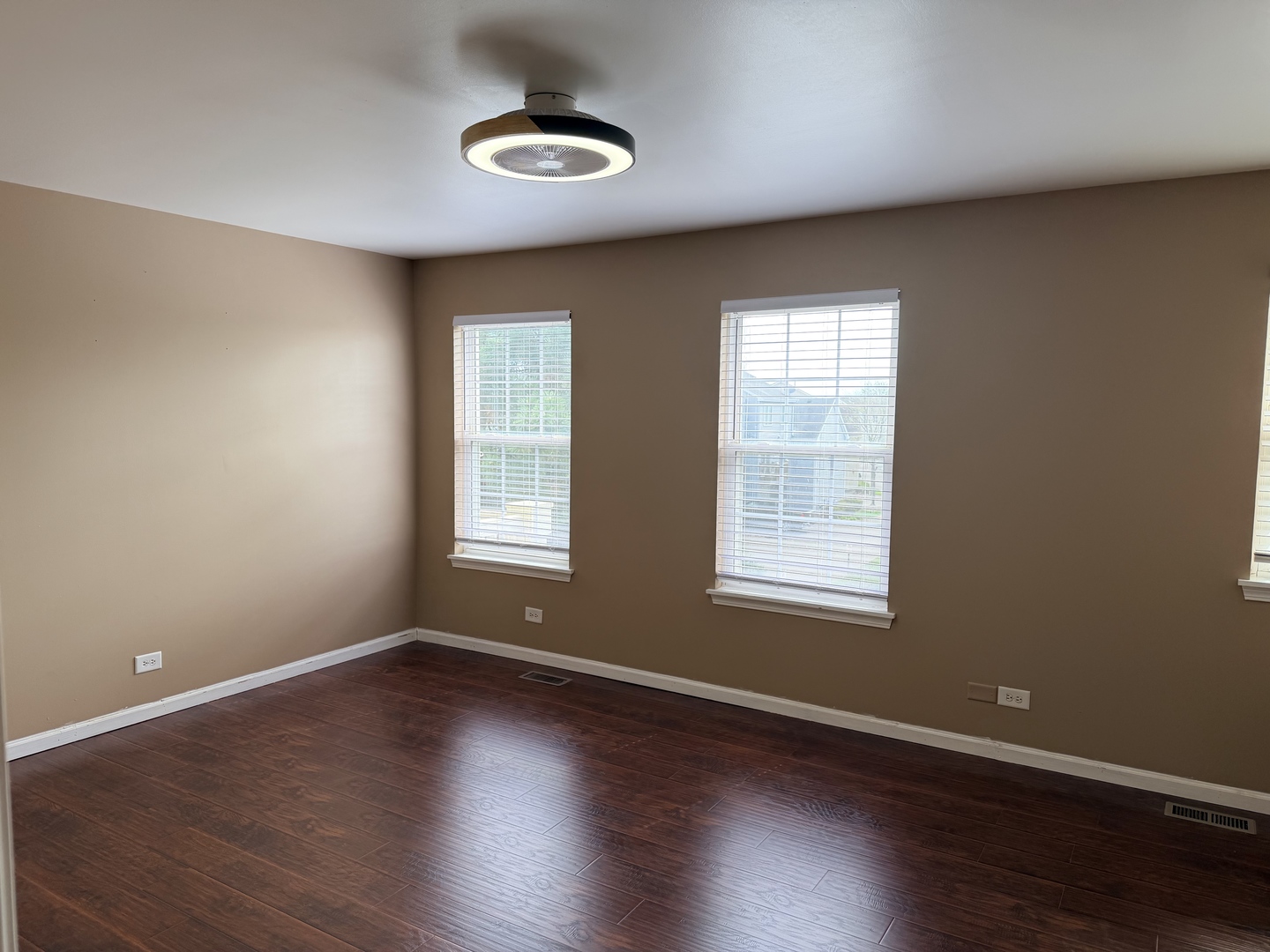 888 Galway Lane, Pingree Grove, IL 60140