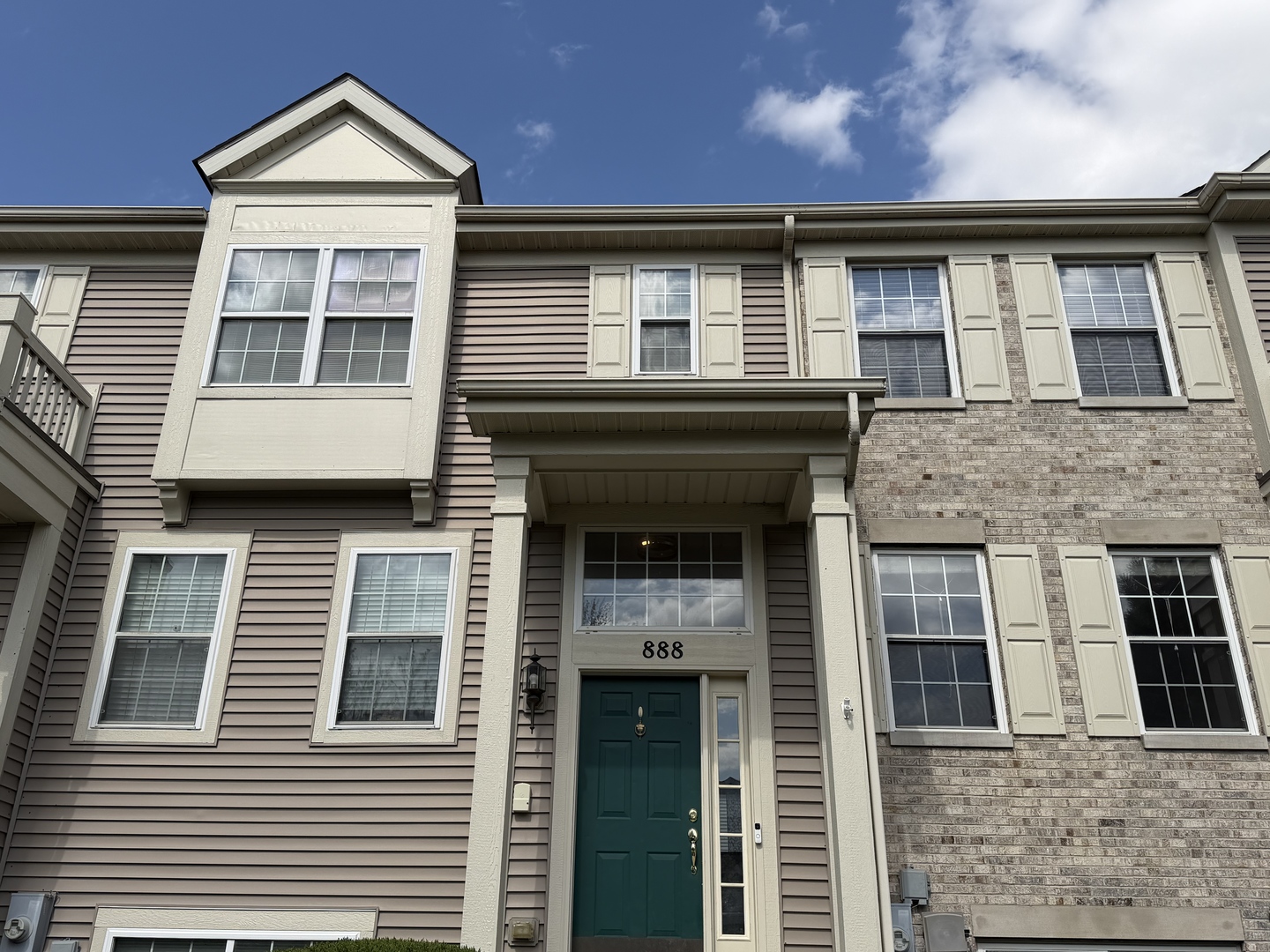 888 Galway Lane, Pingree Grove, IL 60140