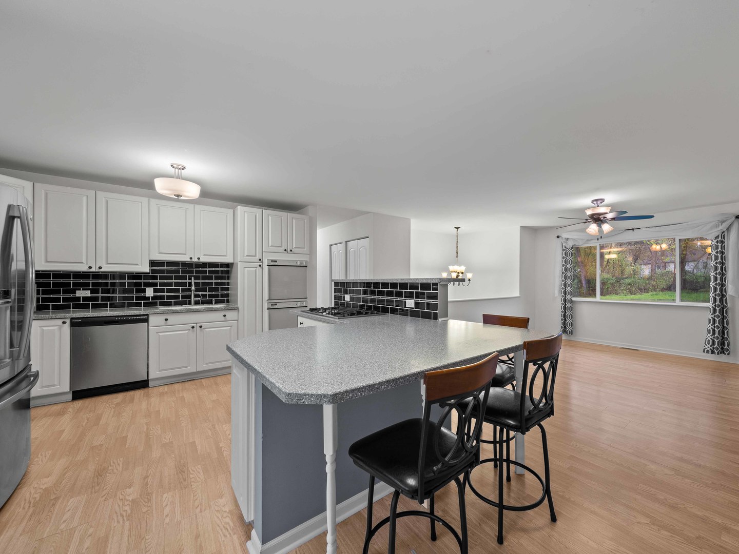 38025 N Lee Avenue, Spring Grove, IL 60081