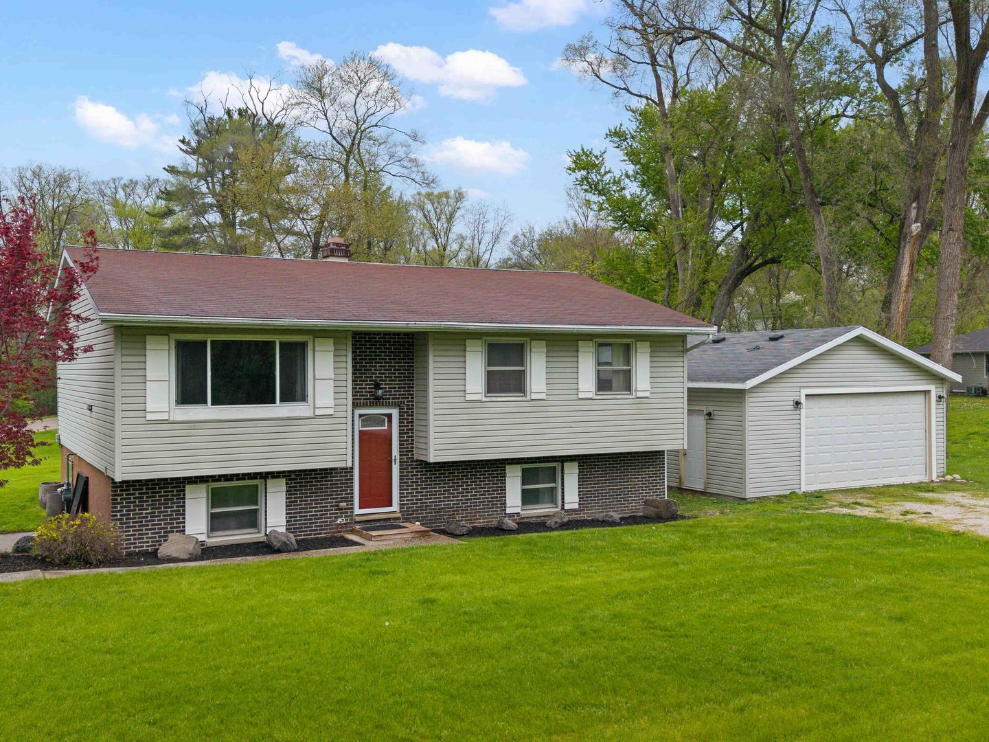38025 N Lee Avenue, Spring Grove, IL 60081