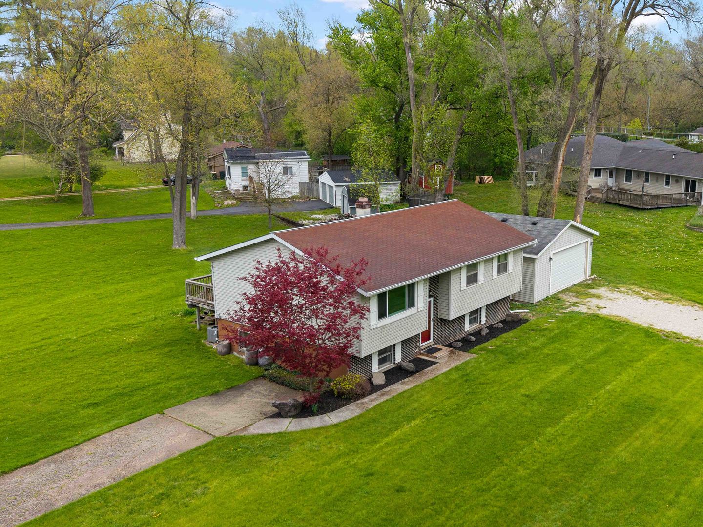 38025 N Lee Avenue, Spring Grove, IL 60081