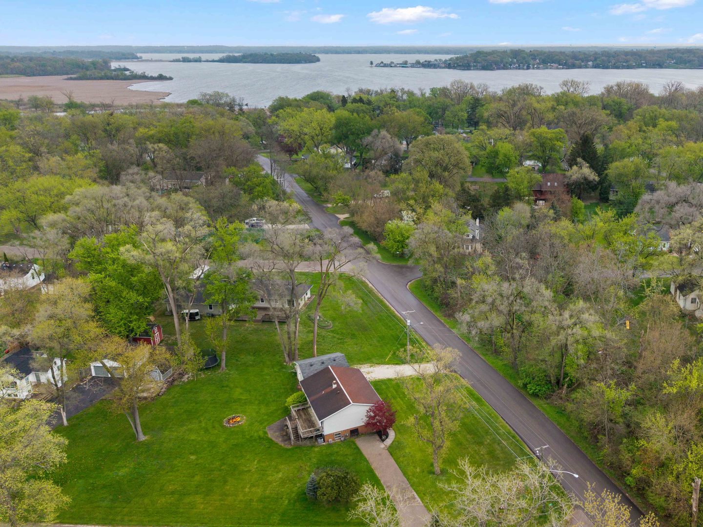 38025 N Lee Avenue, Spring Grove, IL 60081