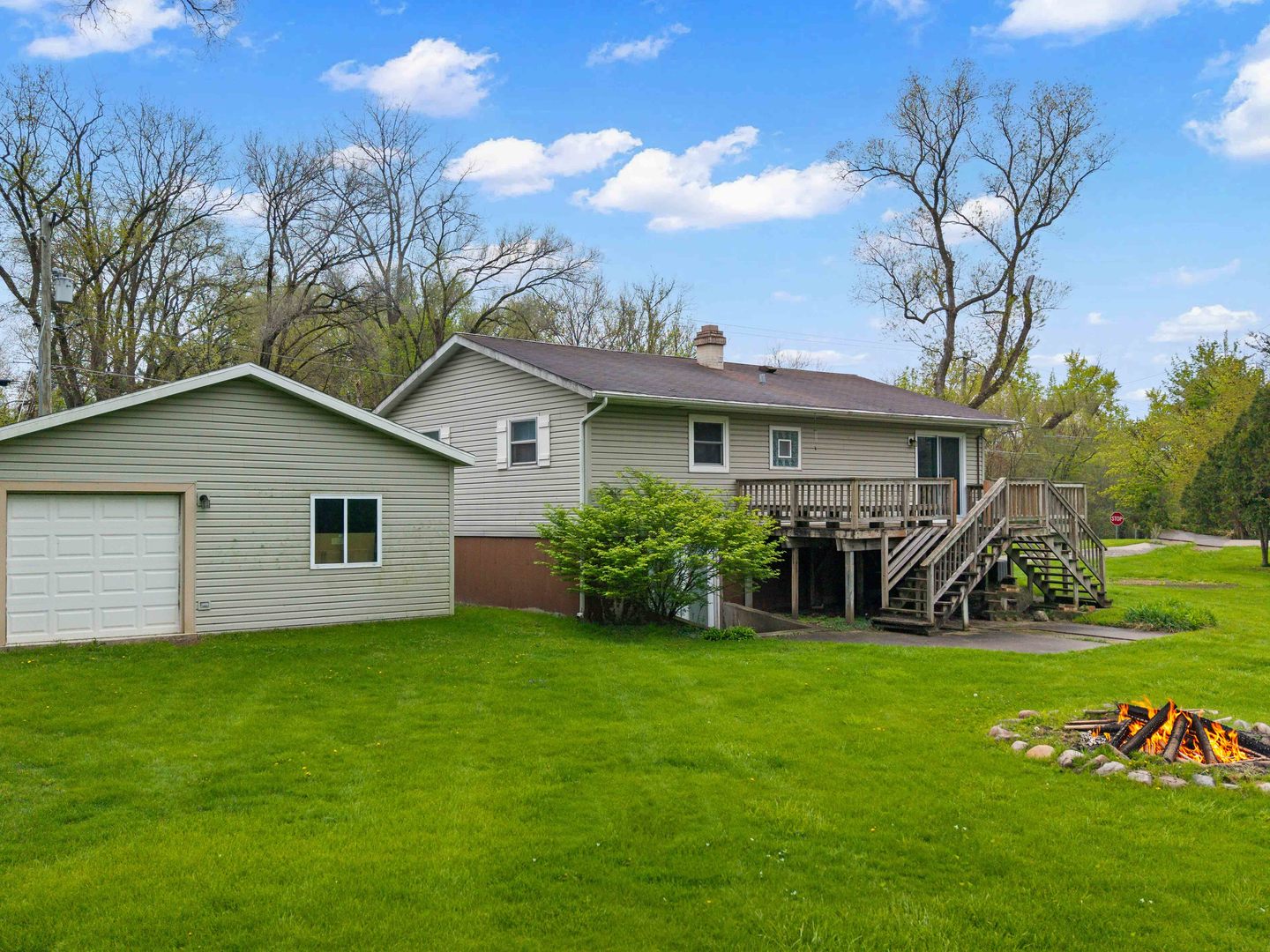 38025 N Lee Avenue, Spring Grove, IL 60081