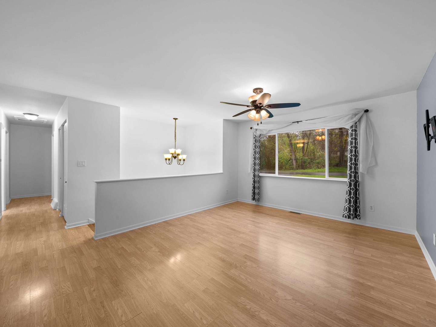 38025 N Lee Avenue, Spring Grove, IL 60081