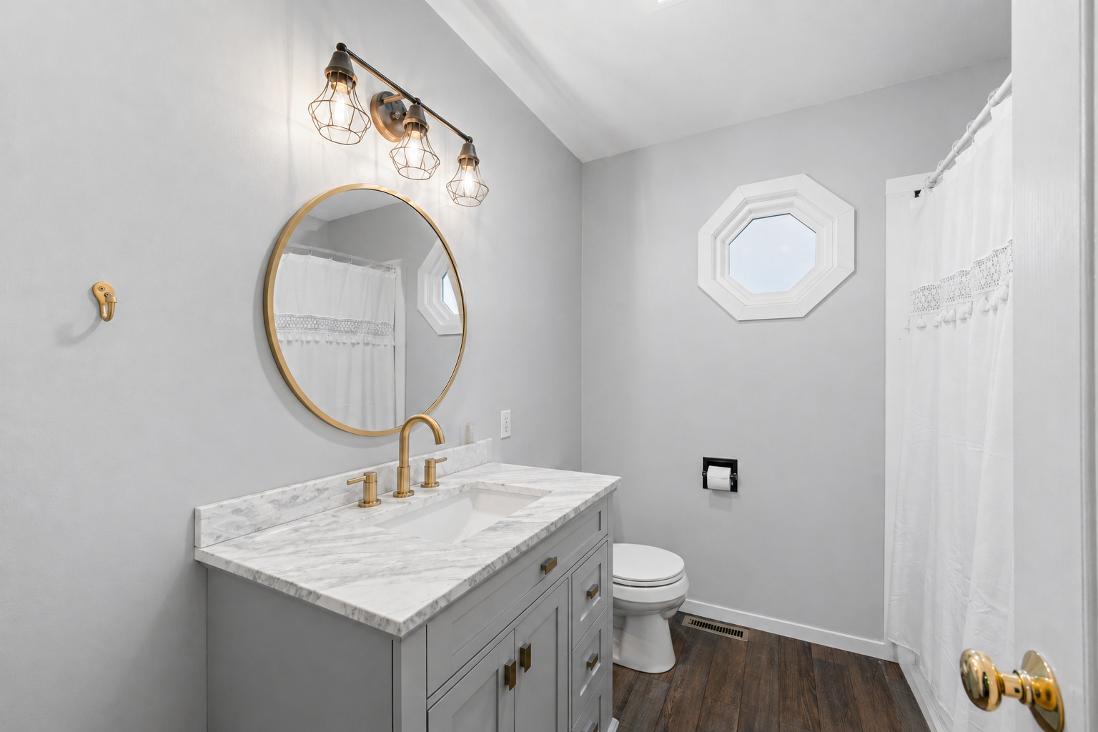 2 Bandecon Way, Bloomington, IL 61704