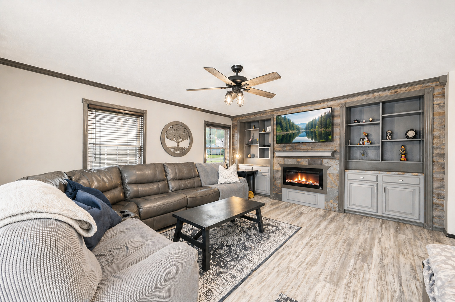 2 Bandecon Way, Bloomington, IL 61704