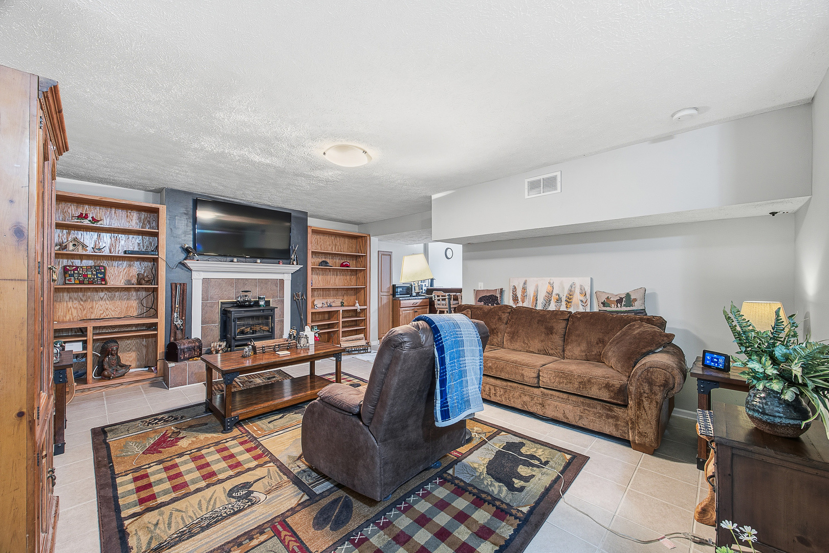 2 Bandecon Way, Bloomington, IL 61704