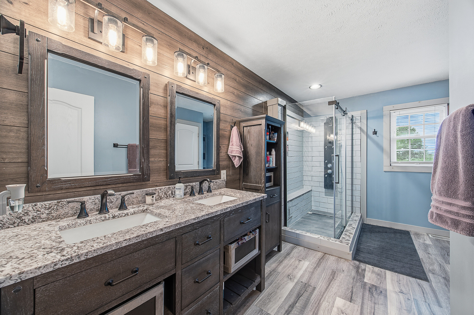 2 Bandecon Way, Bloomington, IL 61704