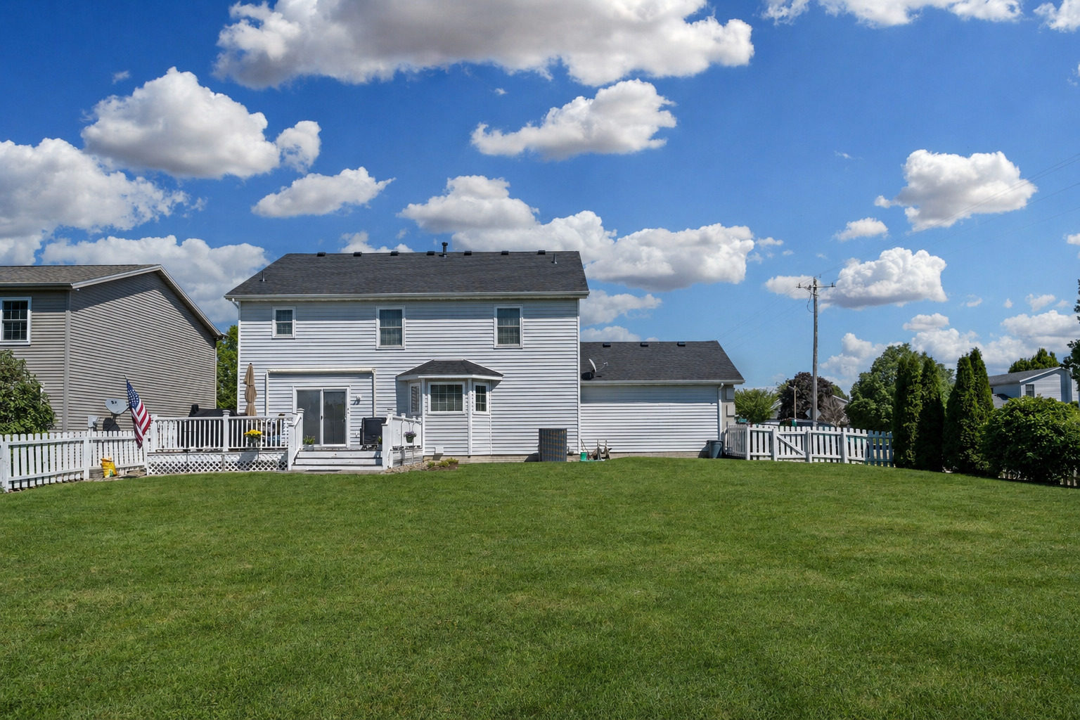 2 Bandecon Way, Bloomington, IL 61704