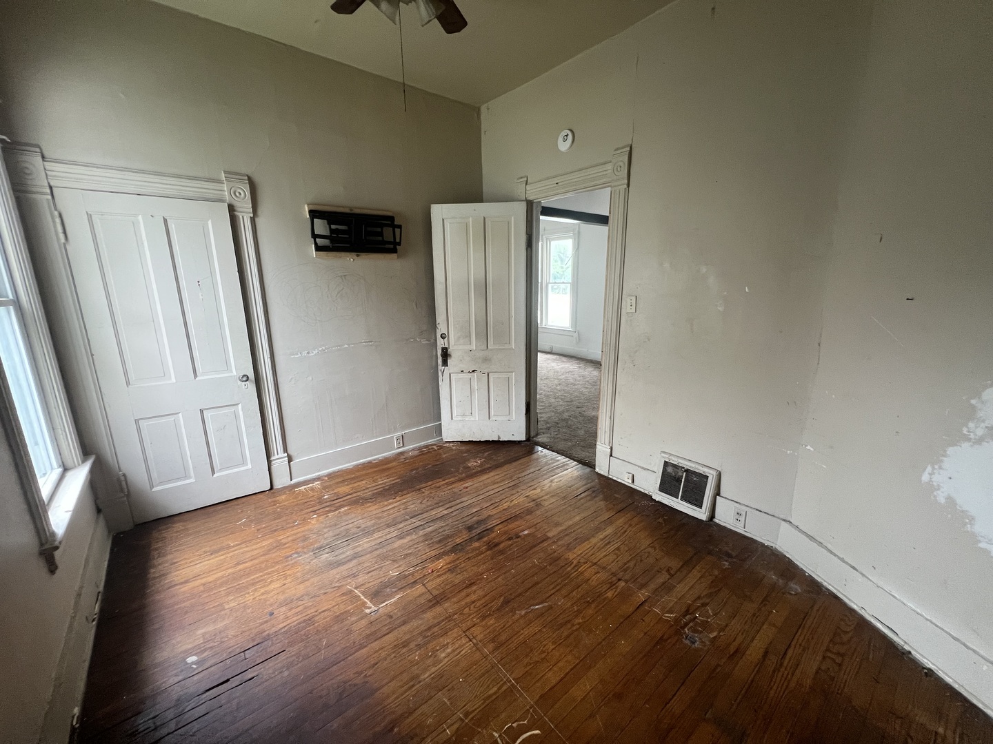 429 E Locust Street, Kankakee, IL 60901