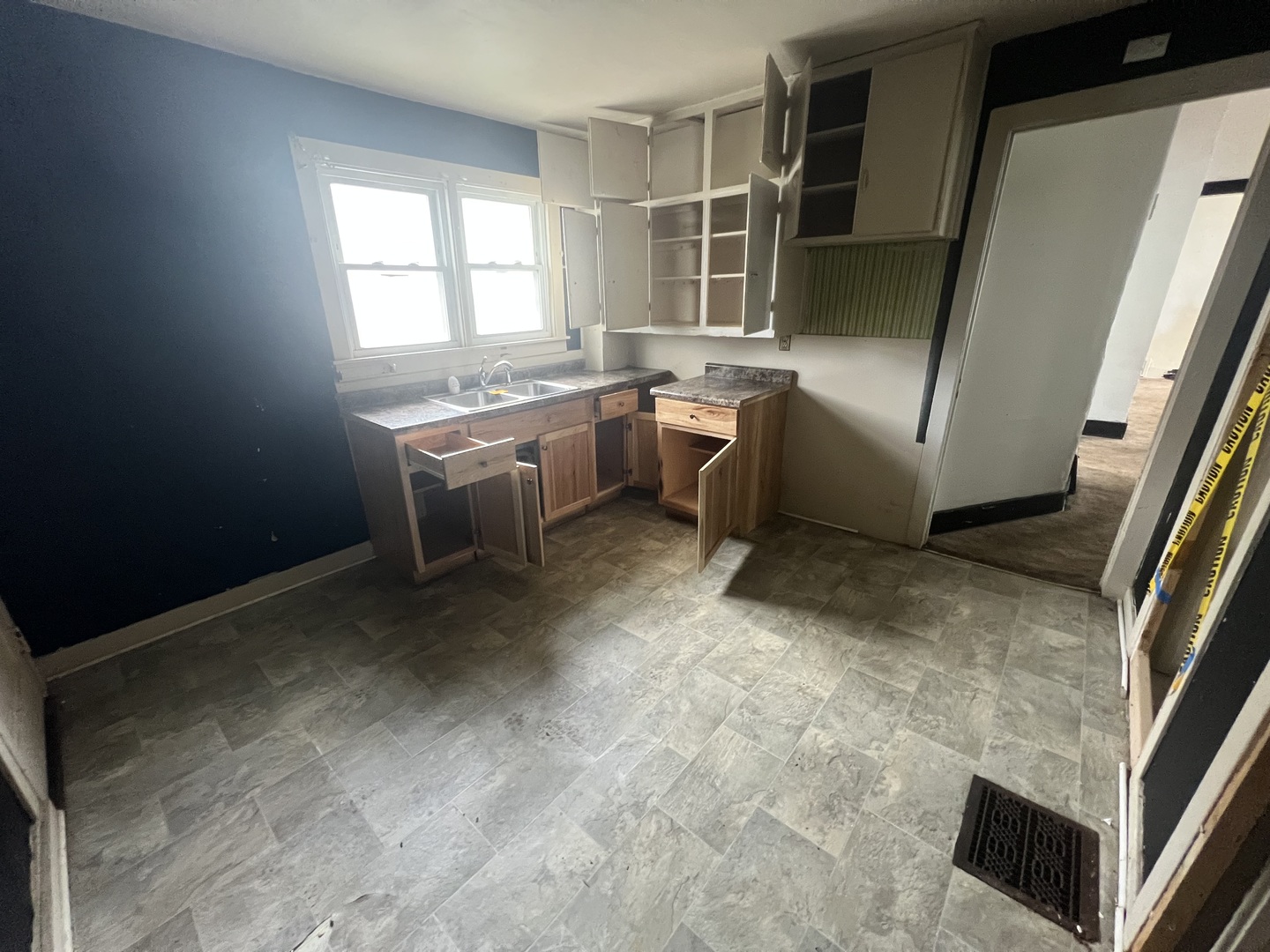 429 E Locust Street, Kankakee, IL 60901