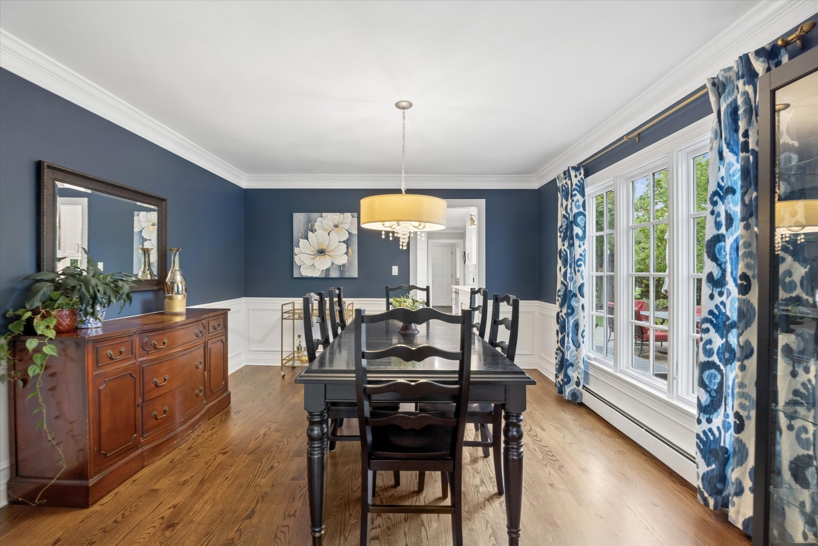 698 N Kenilworth Avenue, Glen Ellyn, IL 60137
