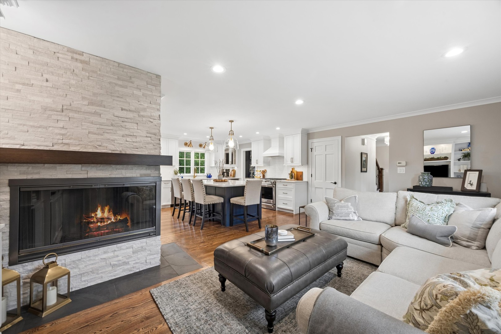 698 N Kenilworth Avenue, Glen Ellyn, IL 60137