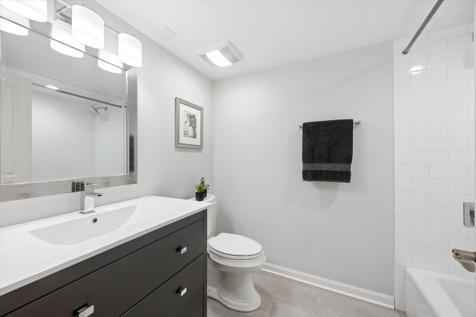 698 N Kenilworth Avenue, Glen Ellyn, IL 60137
