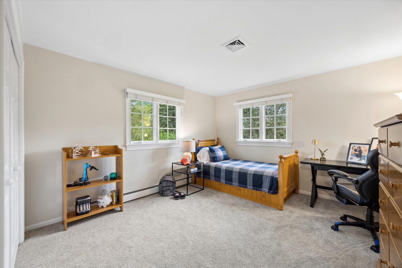 698 N Kenilworth Avenue, Glen Ellyn, IL 60137