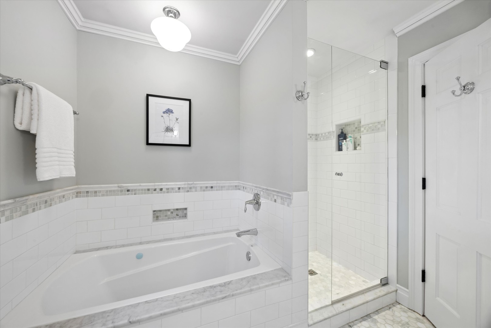 698 N Kenilworth Avenue, Glen Ellyn, IL 60137