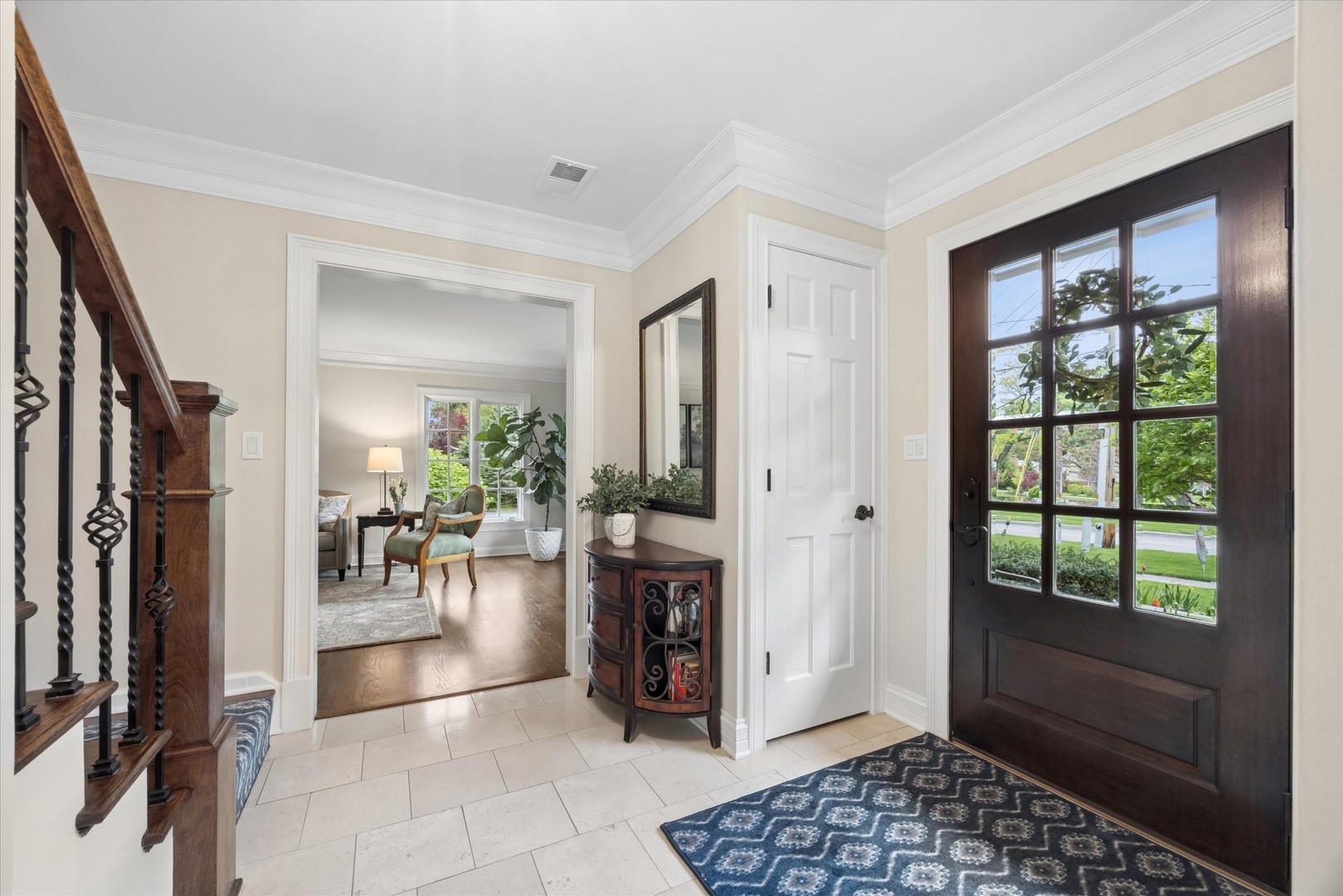 698 N Kenilworth Avenue, Glen Ellyn, IL 60137