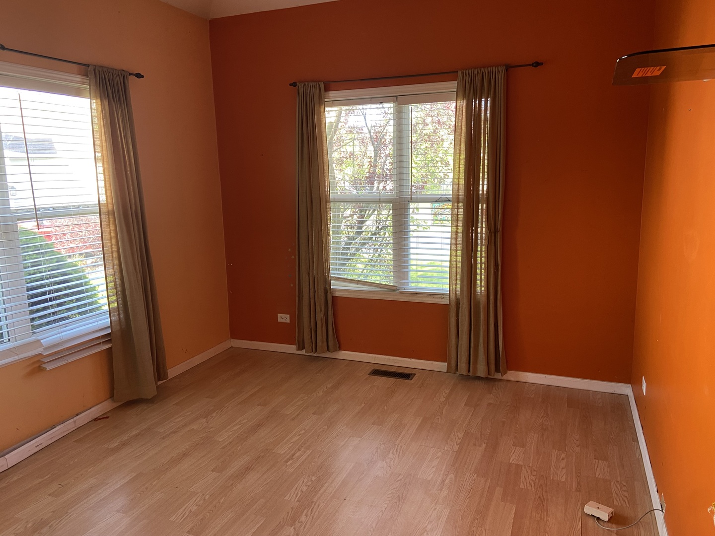 586 Chestnut Drive, Oswego, IL 60543