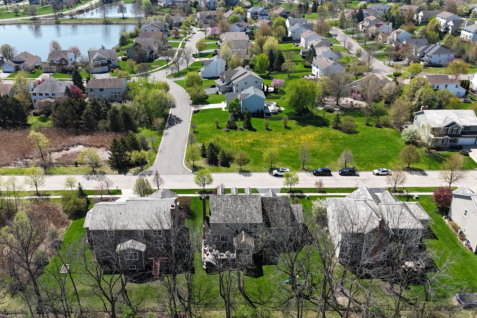 2890 TRAIL CREST Lane, Lindenhurst, IL 60046