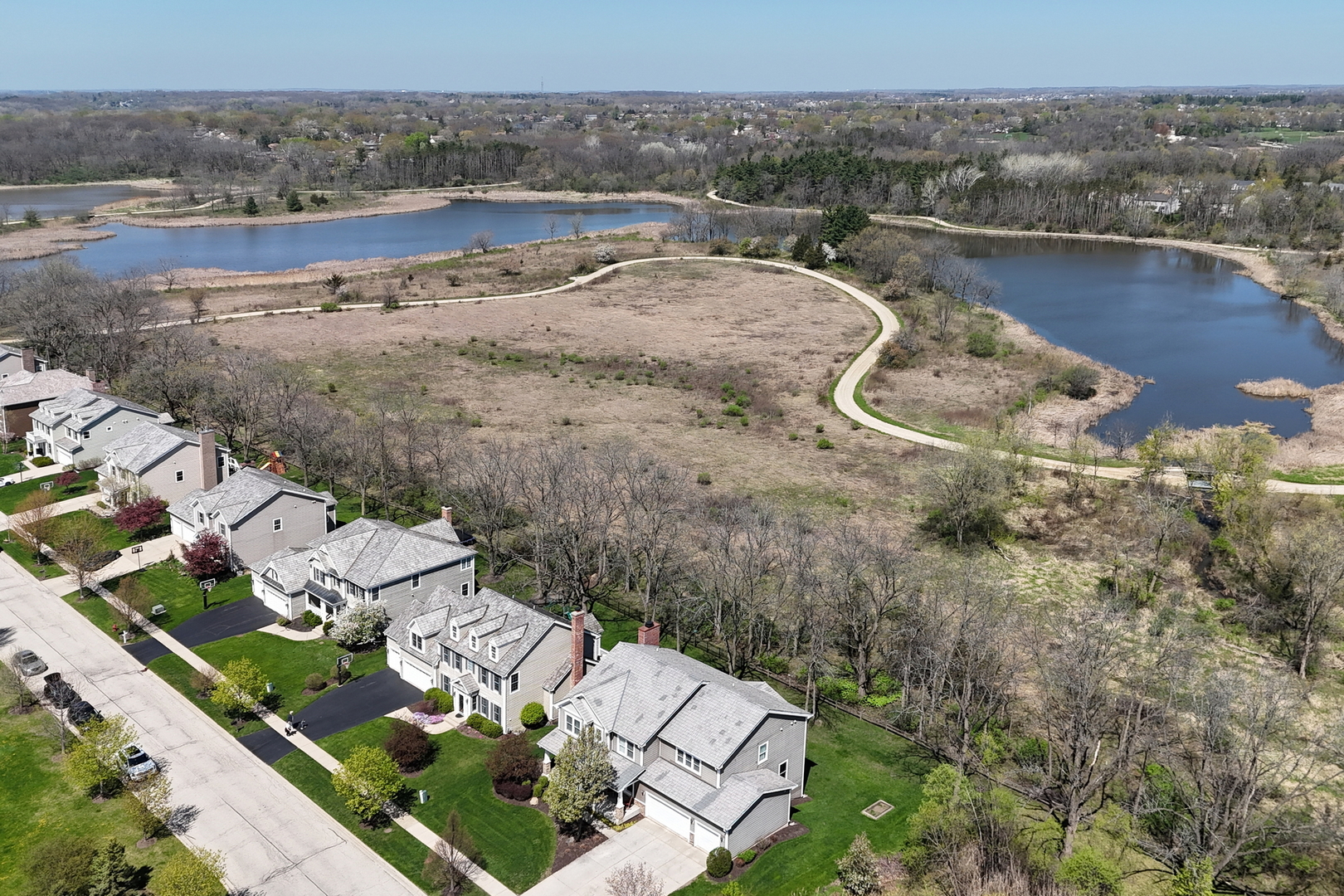 2890 TRAIL CREST Lane, Lindenhurst, IL 60046