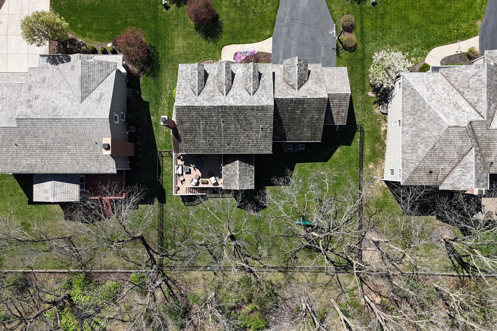 2890 TRAIL CREST Lane, Lindenhurst, IL 60046