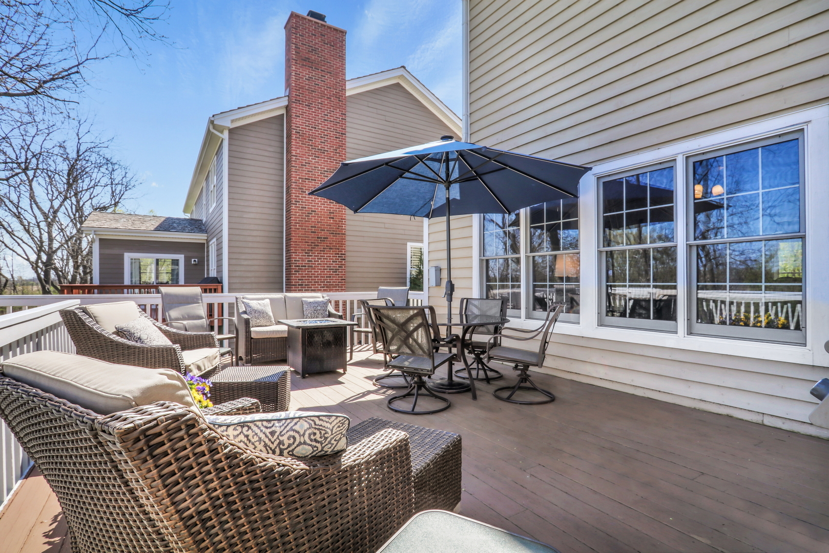 2890 TRAIL CREST Lane, Lindenhurst, IL 60046