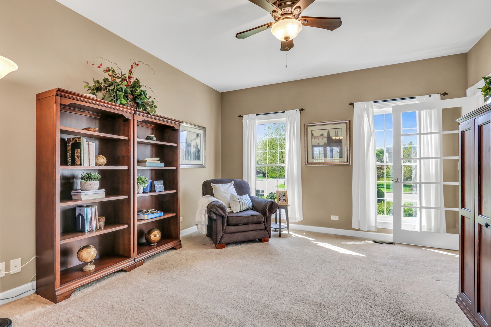 2890 TRAIL CREST Lane, Lindenhurst, IL 60046