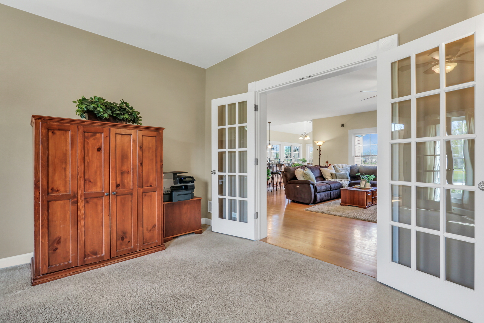 2890 TRAIL CREST Lane, Lindenhurst, IL 60046