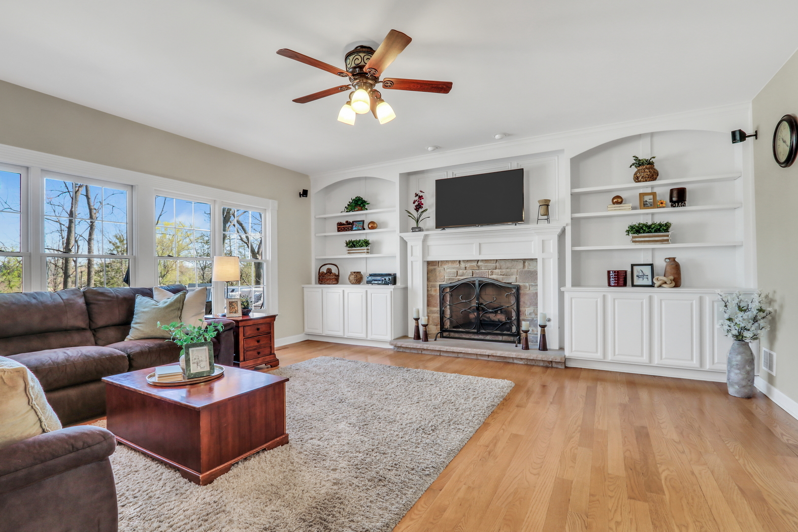 2890 TRAIL CREST Lane, Lindenhurst, IL 60046