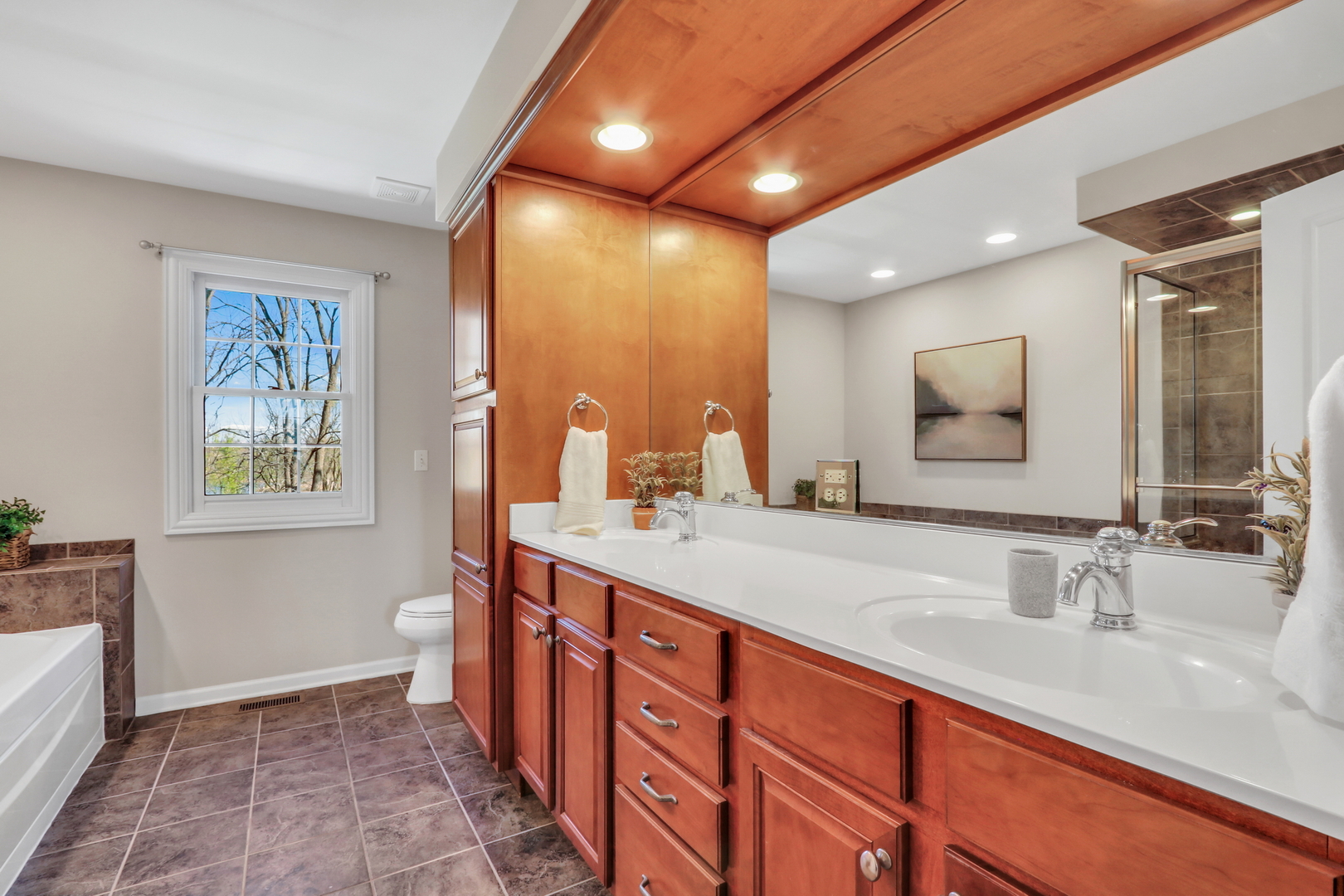 2890 TRAIL CREST Lane, Lindenhurst, IL 60046