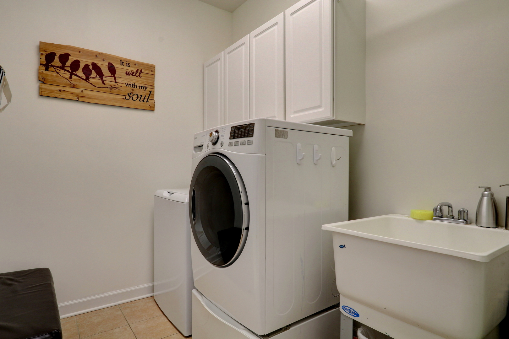 2890 TRAIL CREST Lane, Lindenhurst, IL 60046