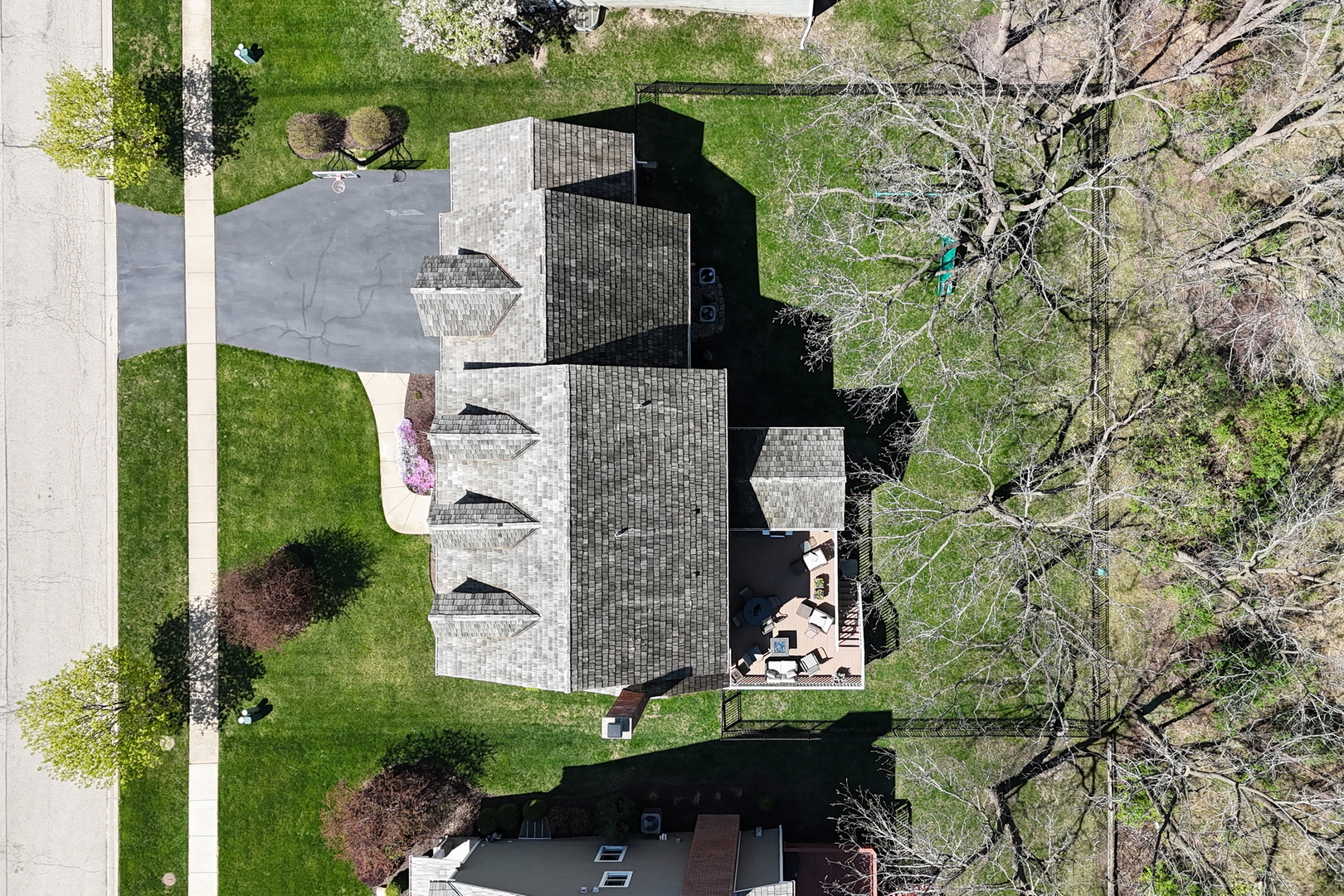 2890 TRAIL CREST Lane, Lindenhurst, IL 60046