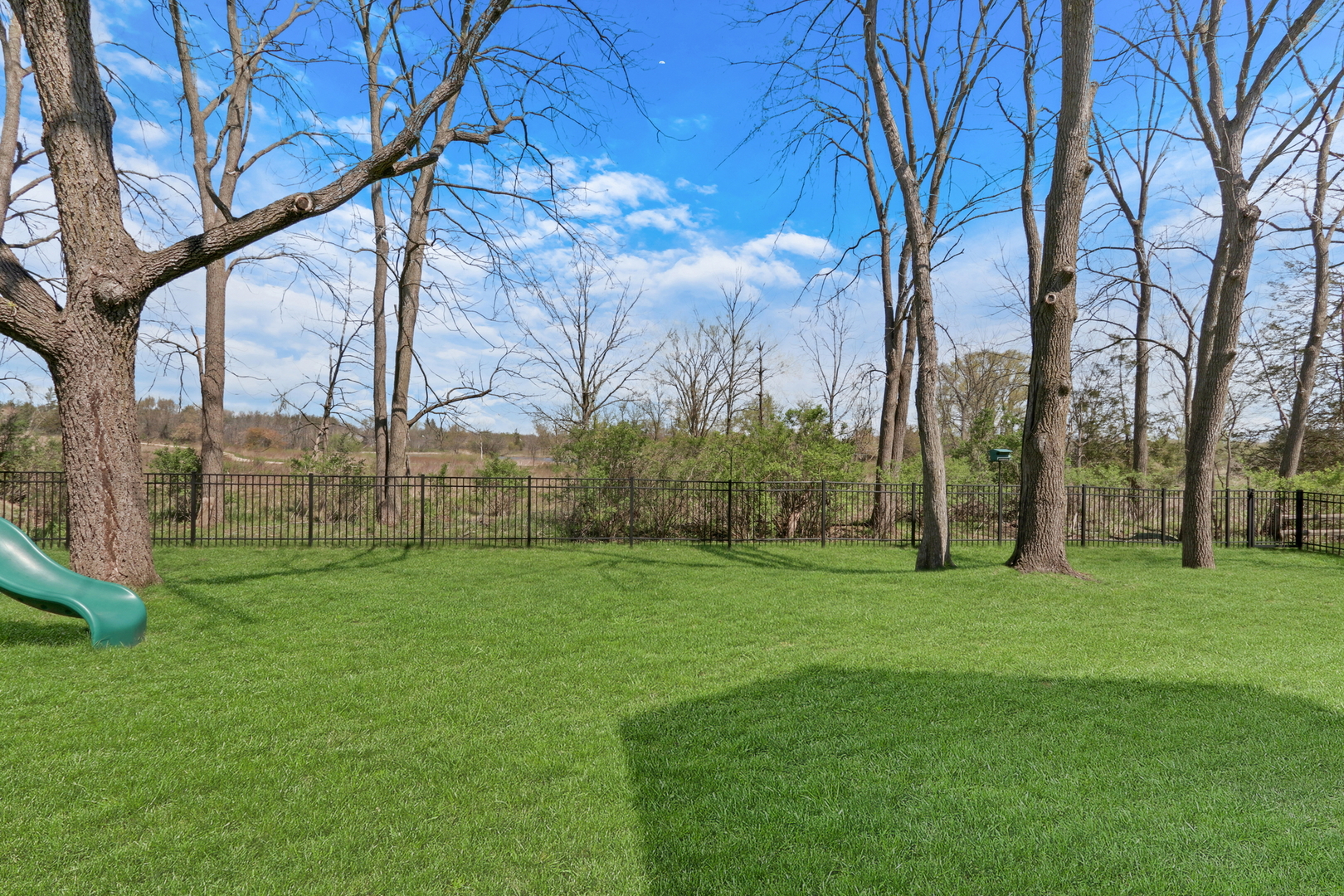 2890 TRAIL CREST Lane, Lindenhurst, IL 60046