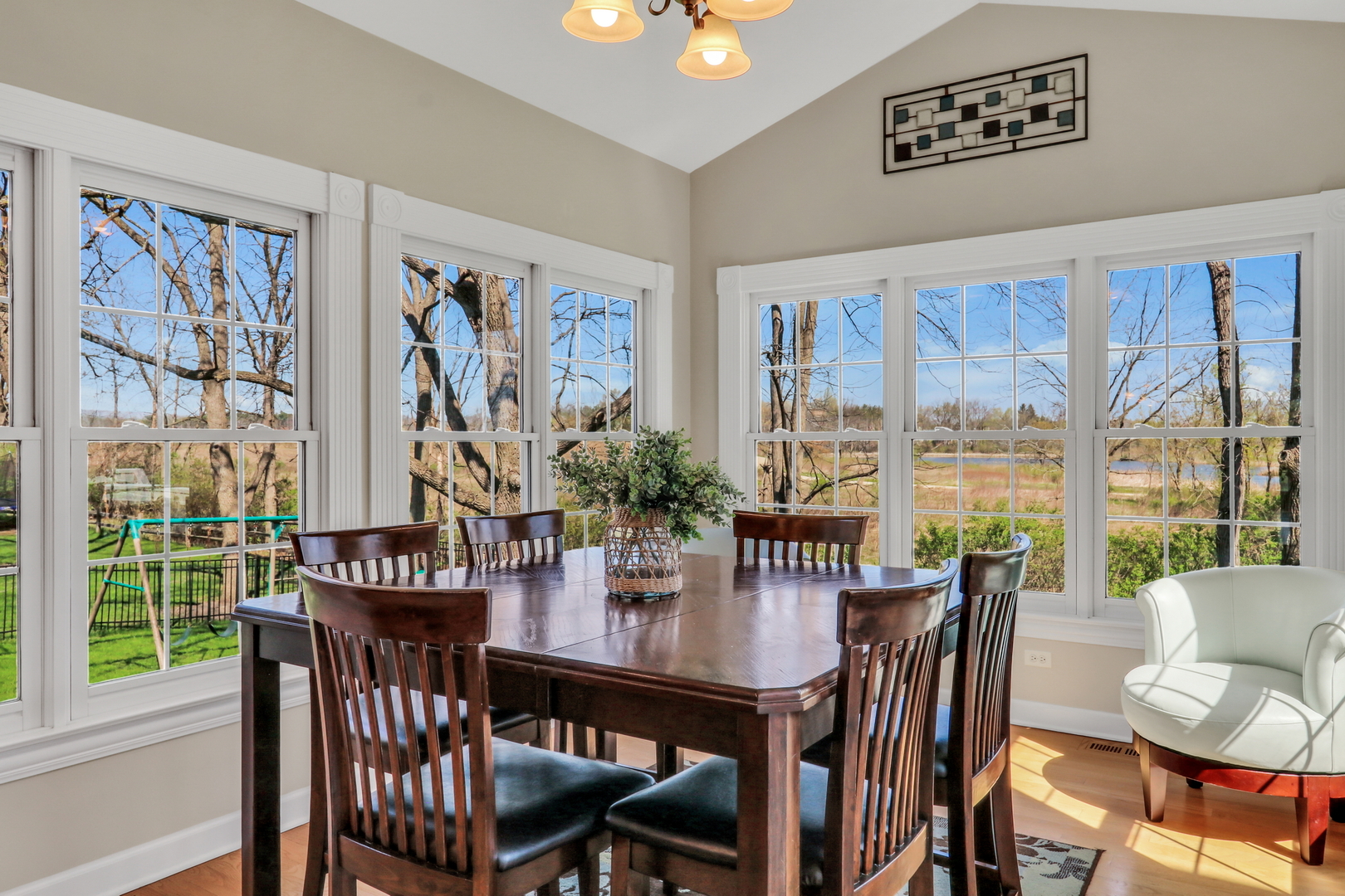 2890 TRAIL CREST Lane, Lindenhurst, IL 60046