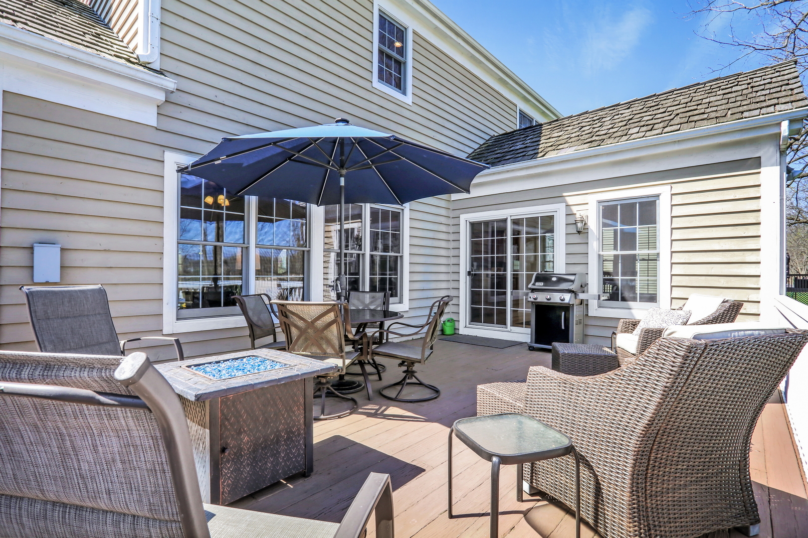 2890 TRAIL CREST Lane, Lindenhurst, IL 60046