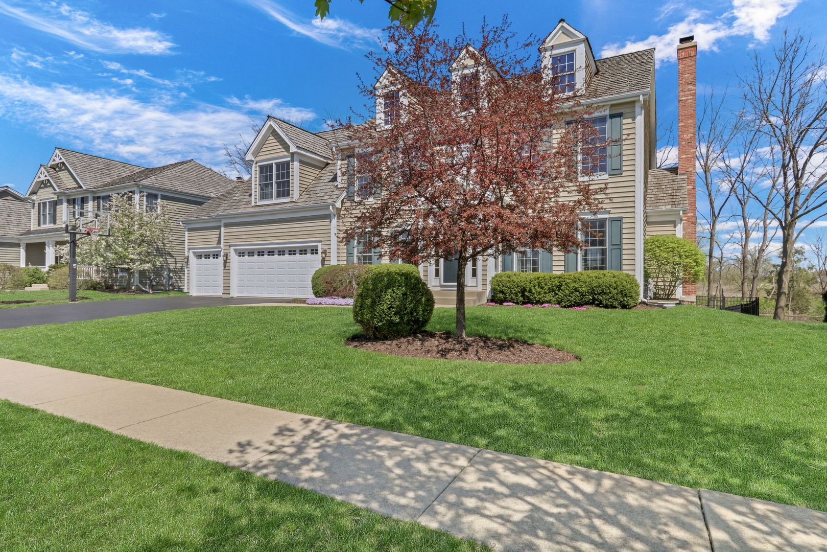 2890 TRAIL CREST Lane, Lindenhurst, IL 60046