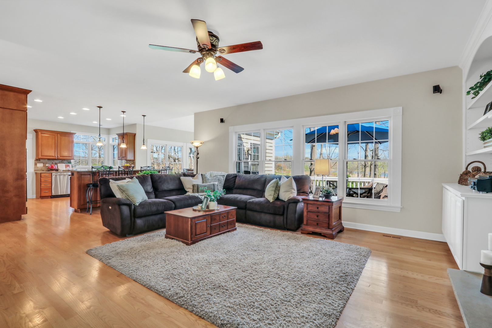 2890 TRAIL CREST Lane, Lindenhurst, IL 60046