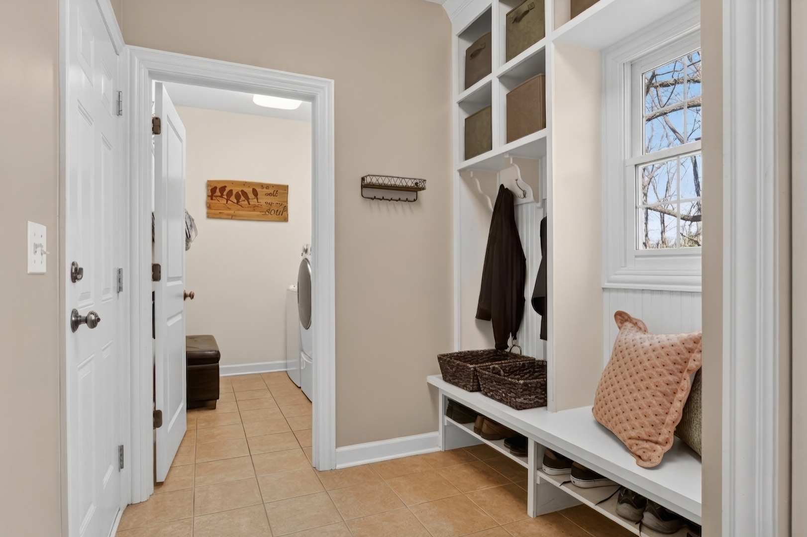 2890 TRAIL CREST Lane, Lindenhurst, IL 60046