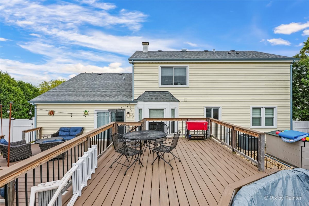 27W050 Sycamore Lane, Winfield, IL 60190