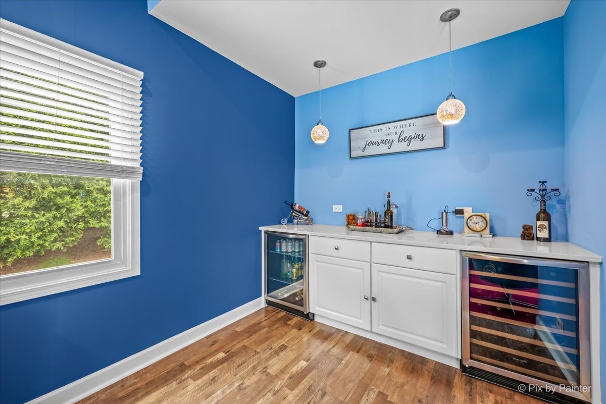 27W050 Sycamore Lane, Winfield, IL 60190