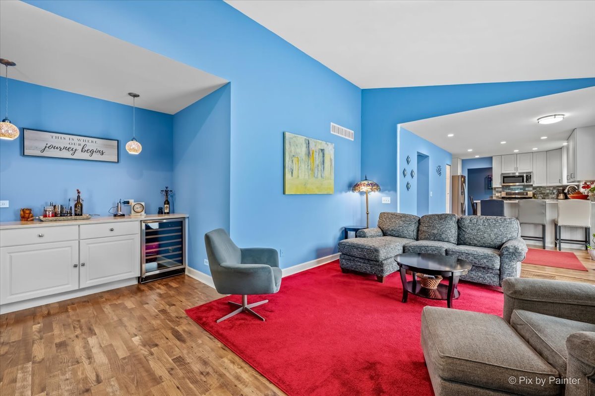 27W050 Sycamore Lane, Winfield, IL 60190