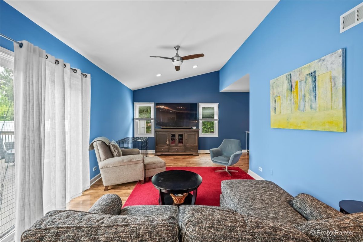 27W050 Sycamore Lane, Winfield, IL 60190