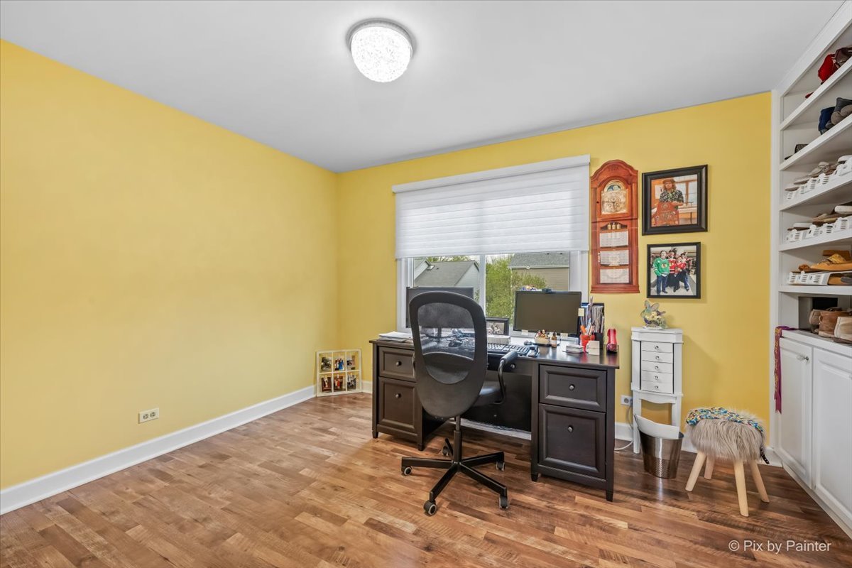 27W050 Sycamore Lane, Winfield, IL 60190