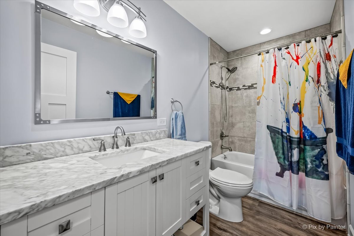 27W050 Sycamore Lane, Winfield, IL 60190