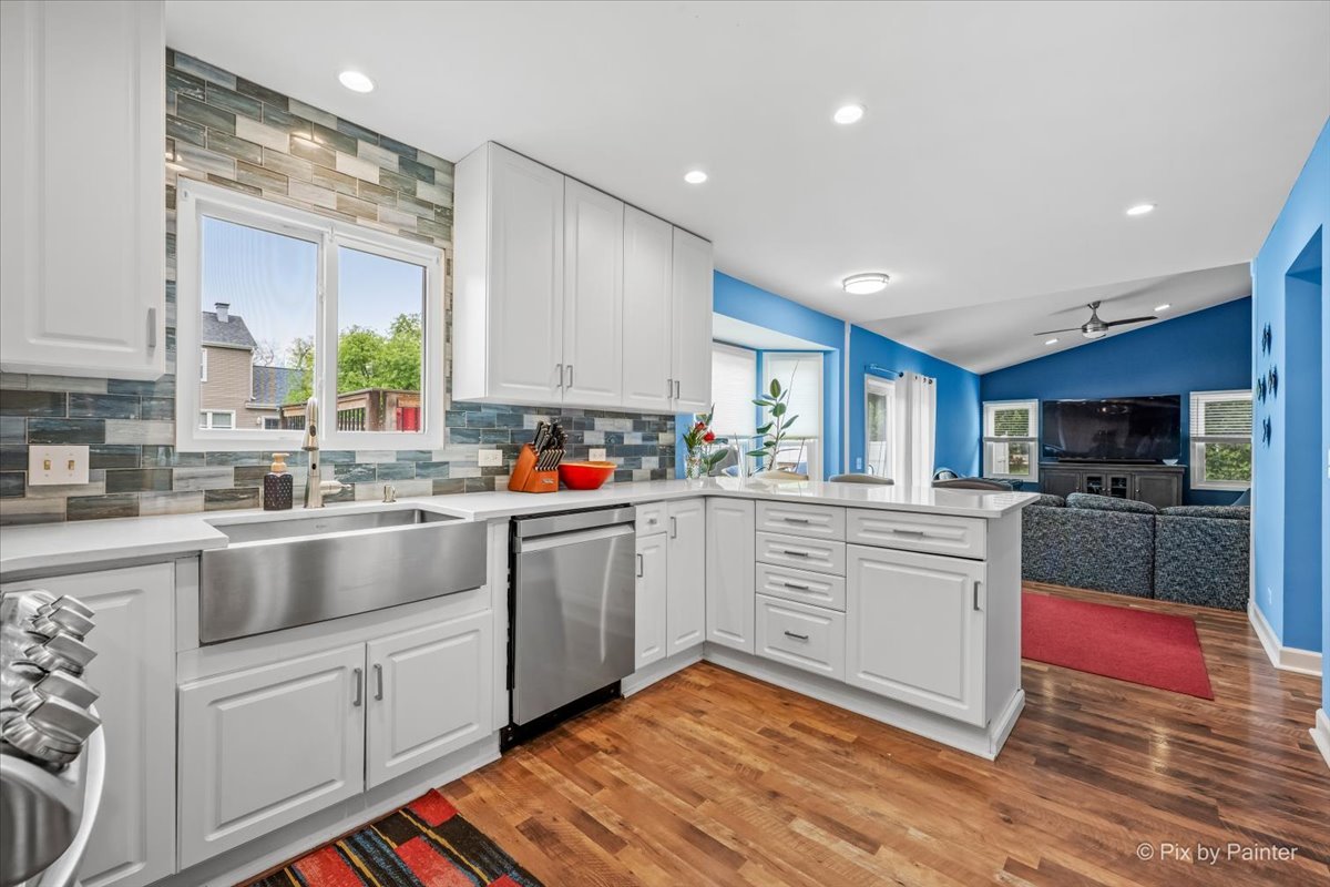 27W050 Sycamore Lane, Winfield, IL 60190