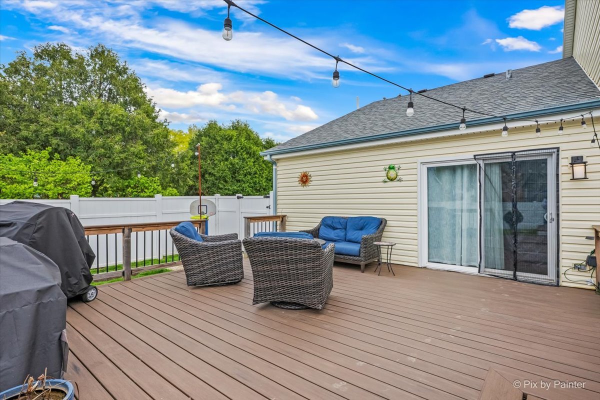 27W050 Sycamore Lane, Winfield, IL 60190