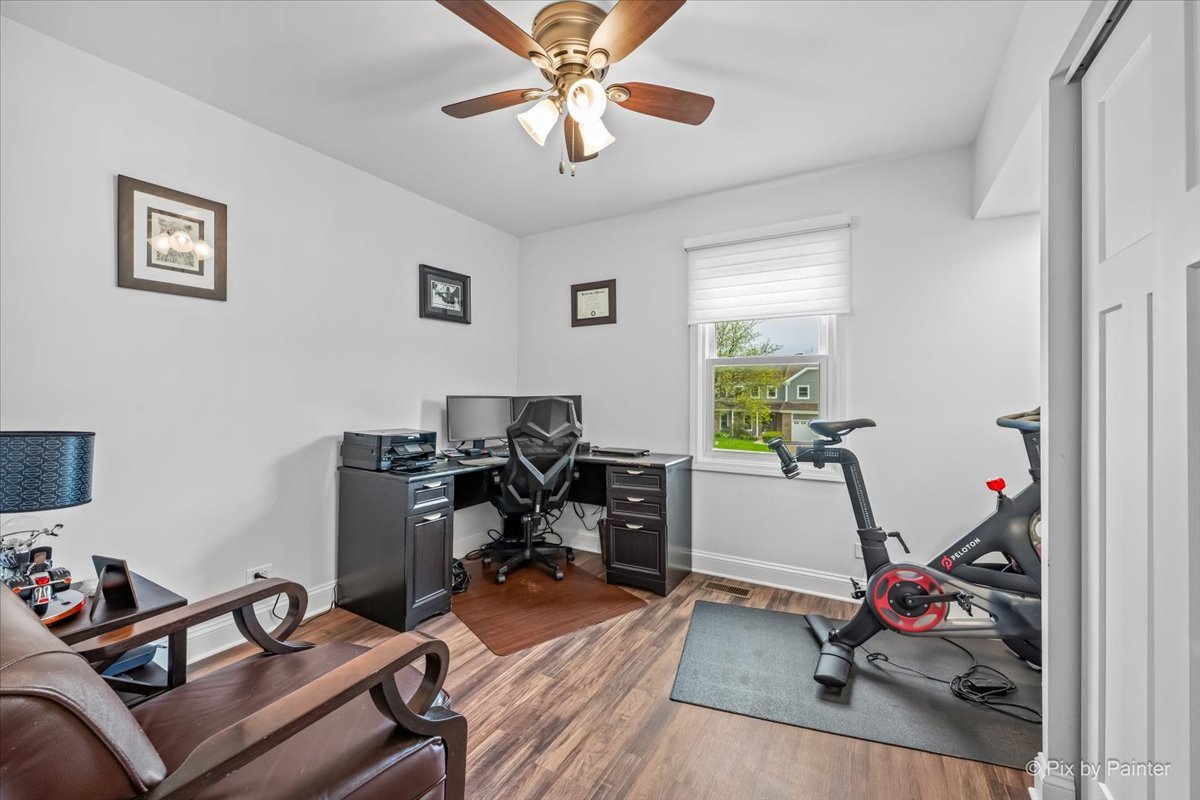 27W050 Sycamore Lane, Winfield, IL 60190