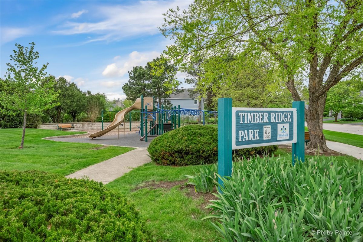 27W050 Sycamore Lane, Winfield, IL 60190