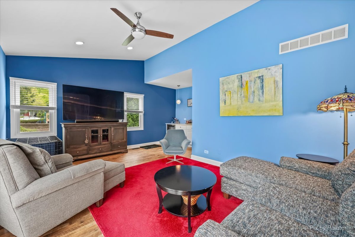 27W050 Sycamore Lane, Winfield, IL 60190